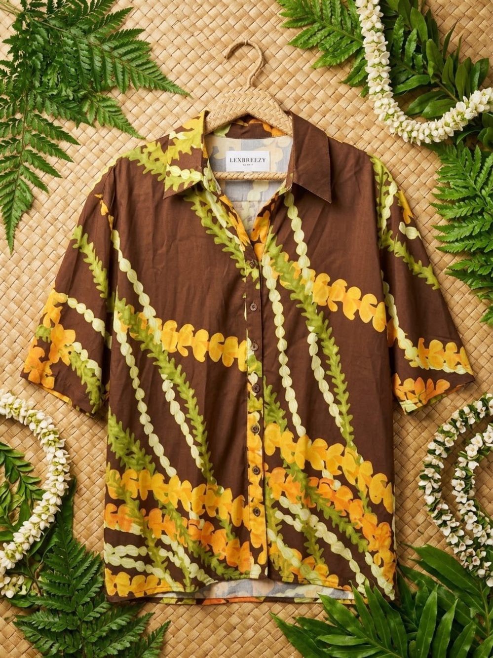 NEW Lexbreezy Hawaii women’s lei print top blouse size medium